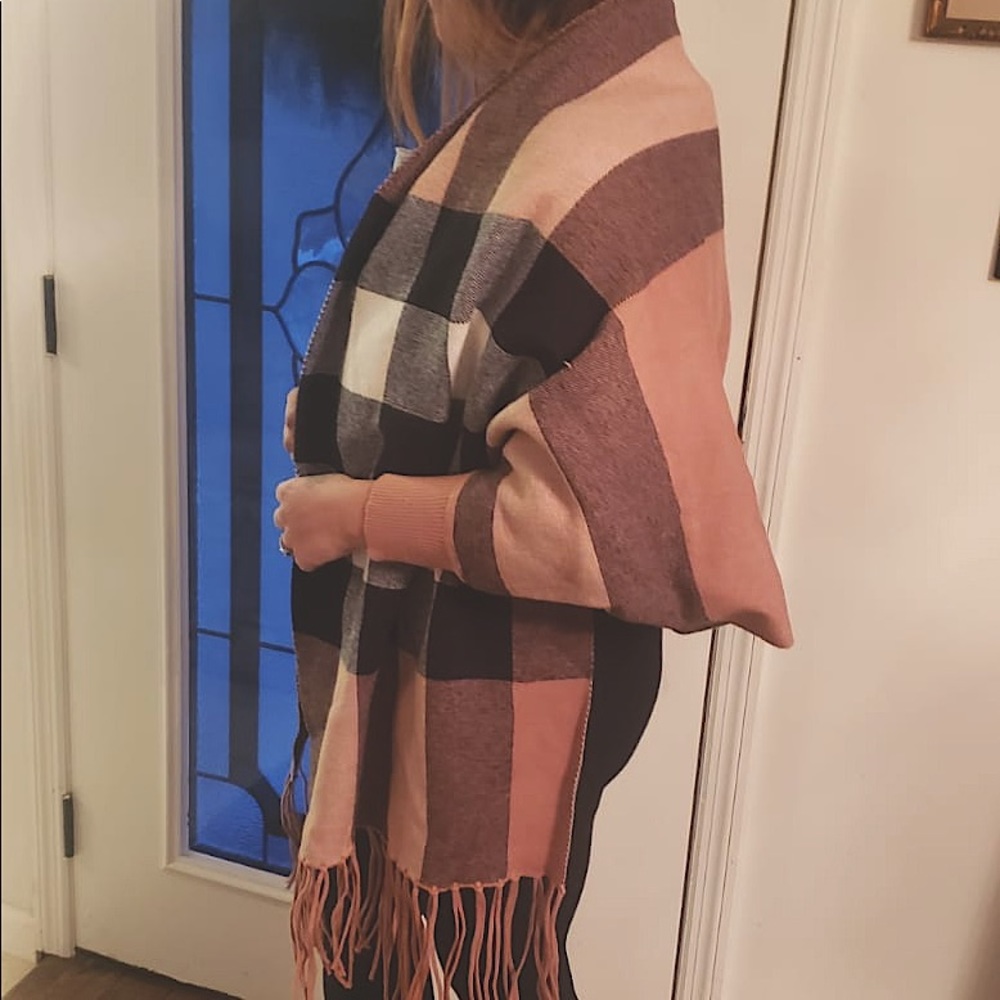 Burberry INSPIRED scarf/sweater